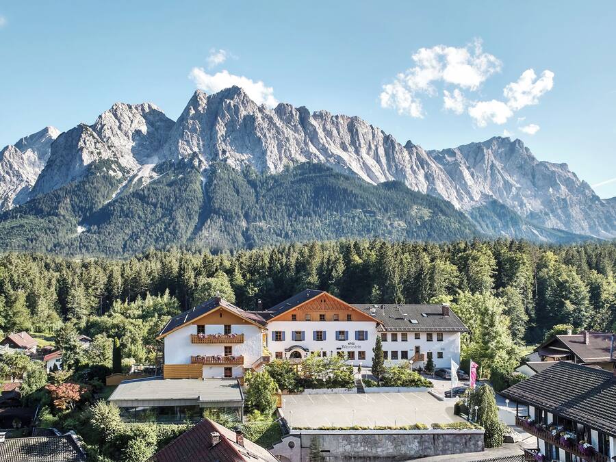 Mặt tiền nơi lưu trú