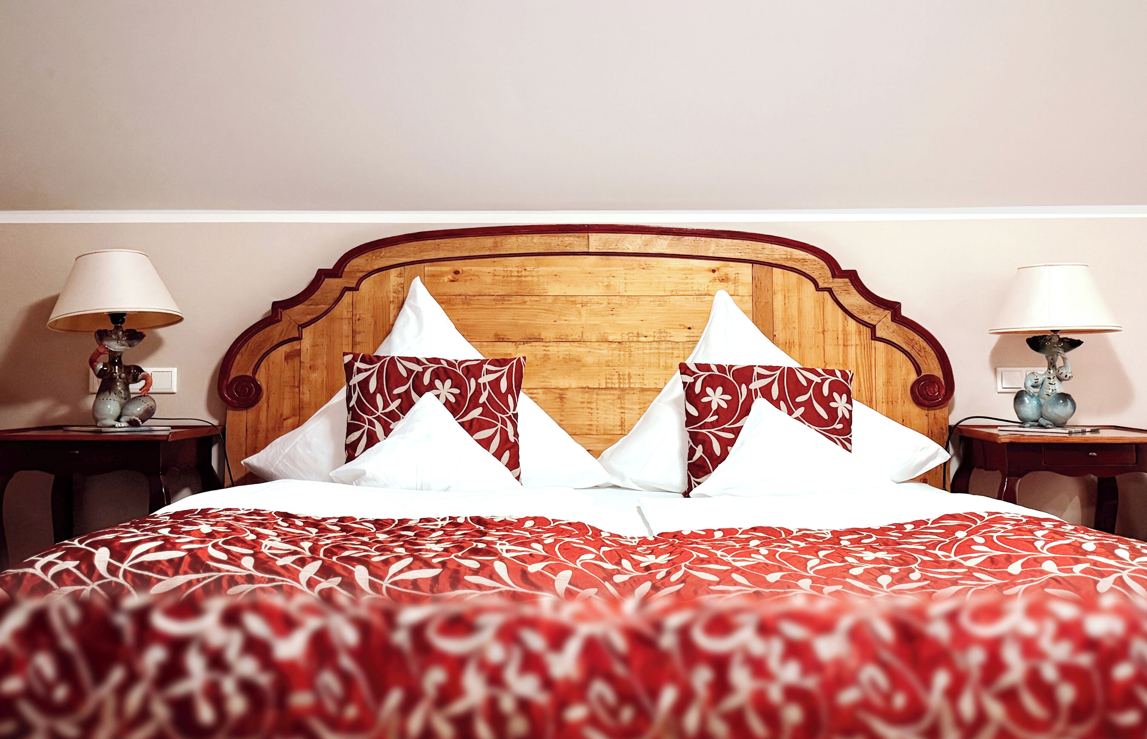 Chambre double, balcon (South) | Minibar, coffre-fort, décor unique, bureau