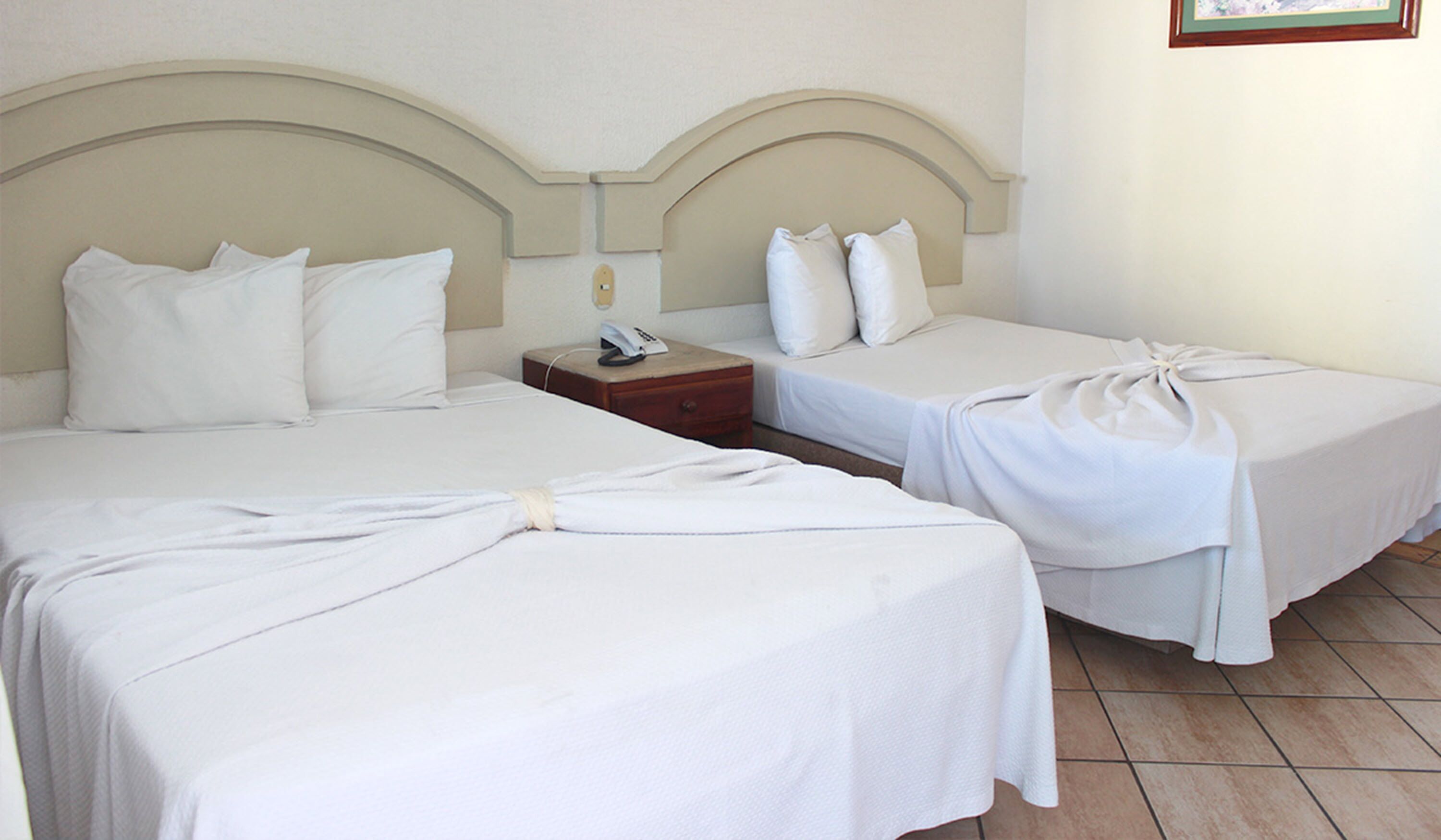 Iron/ironing board, free wired internet, bed sheets