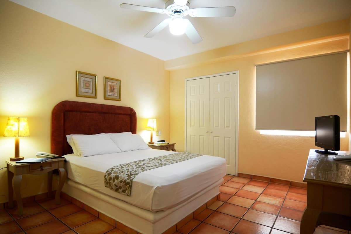 1 bedroom, in-room safe, individually decorated, individually furnished