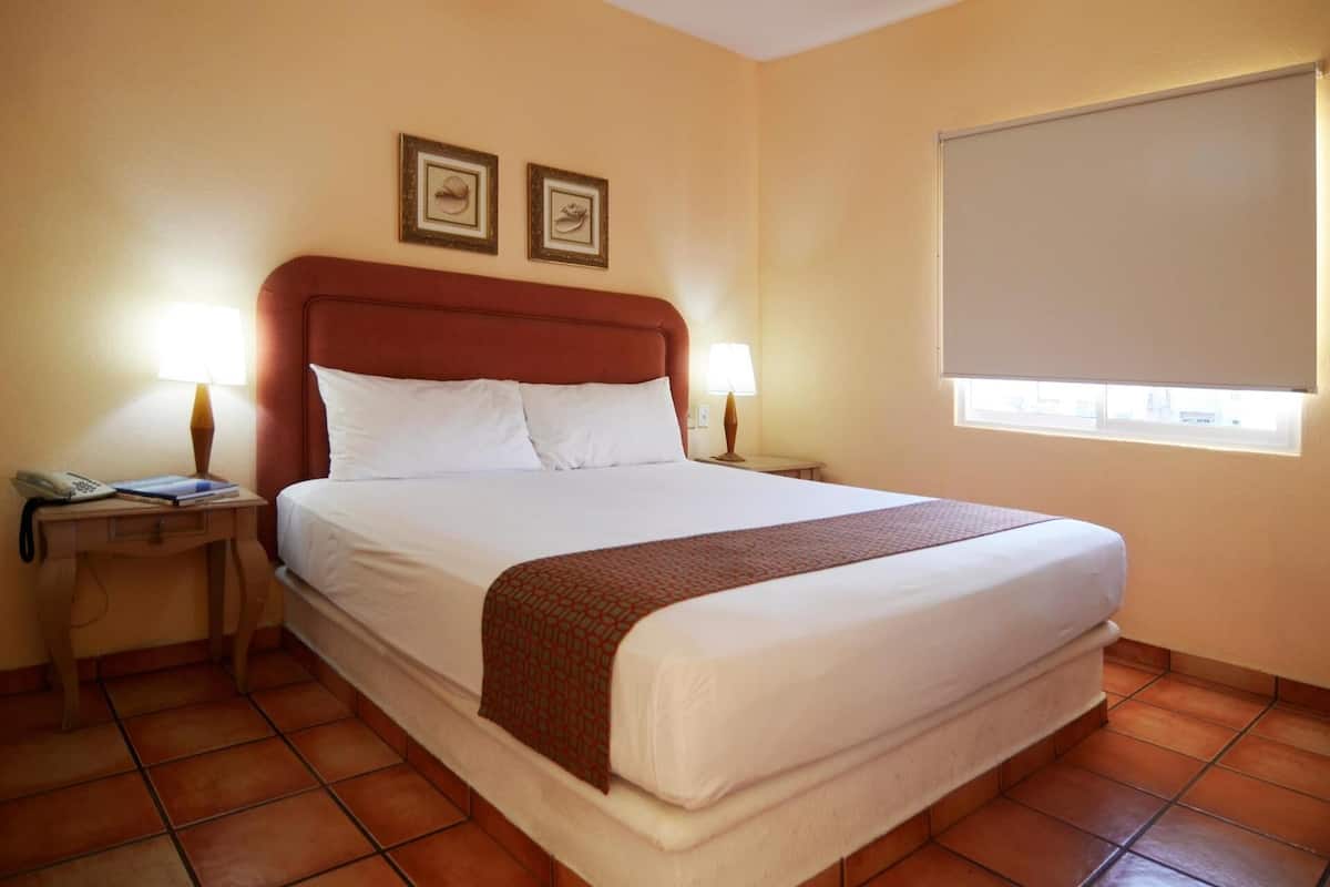 1 bedroom, in-room safe, individually decorated, individually furnished