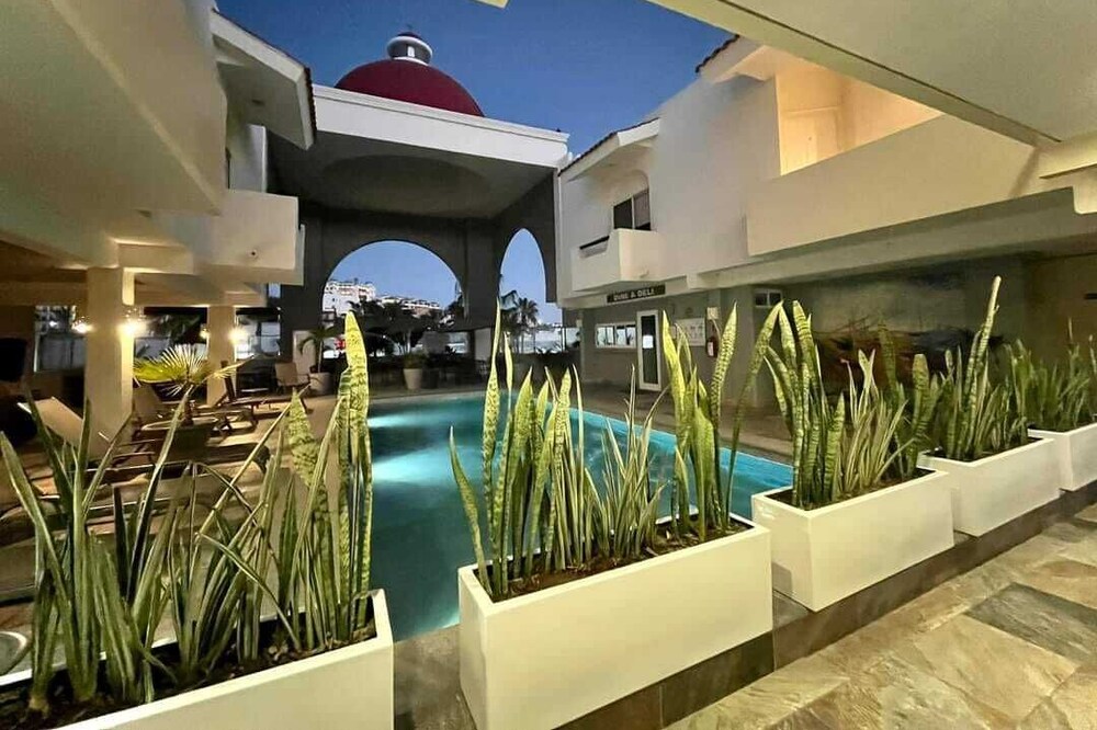 Hotel & Suites Las Palmas