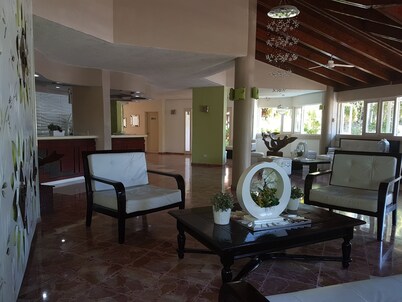 Hotel Costa Larimar
