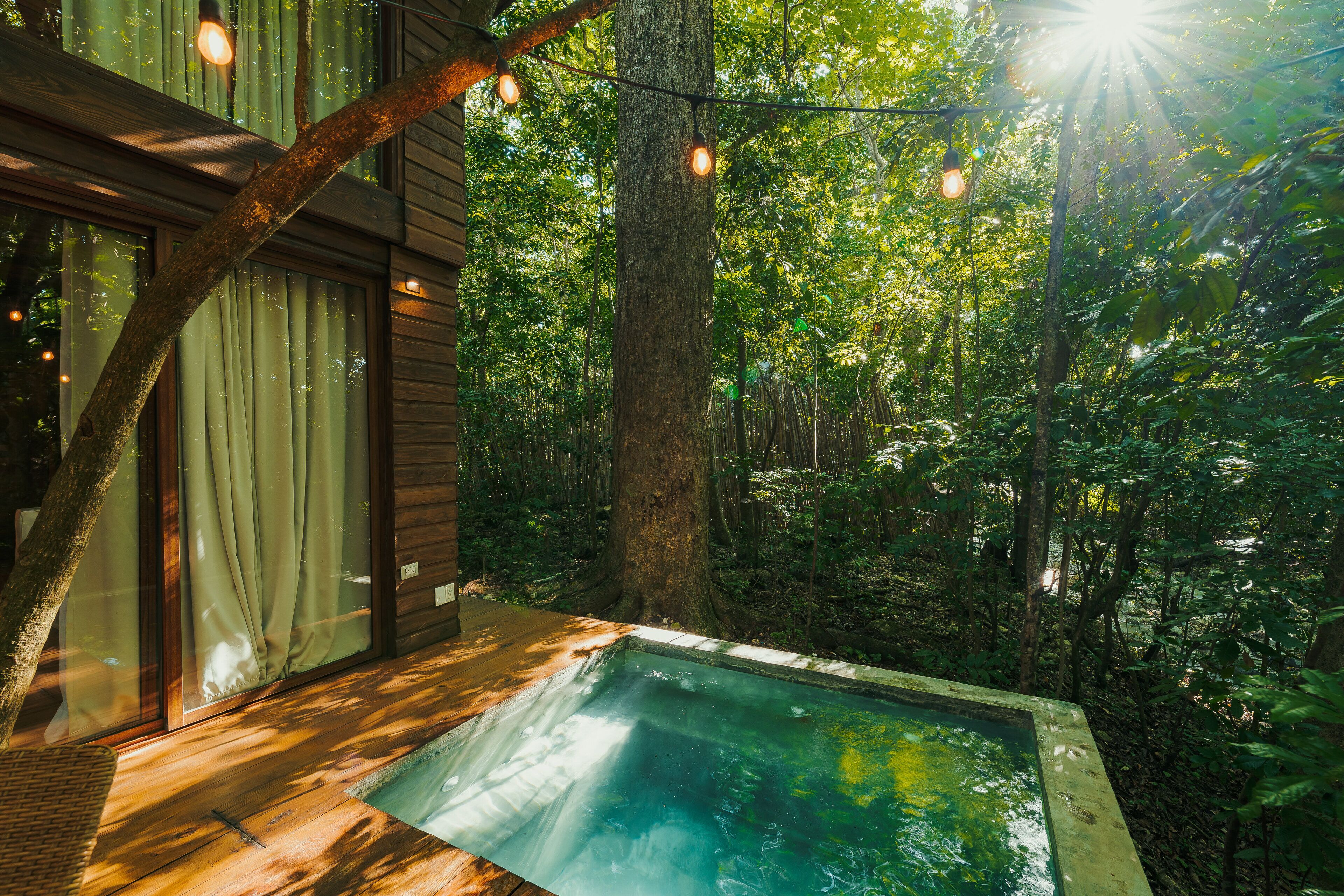 Master River Prime | Premium bedding, down comforters, pillowtop beds, minibar