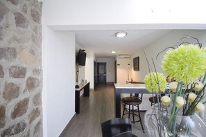 Presidential Suite | In-room safe, blackout curtains, iron/ironing board, free WiFi - Real de Minas Poliforum (León)