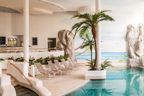 Indoor pool, sun loungers