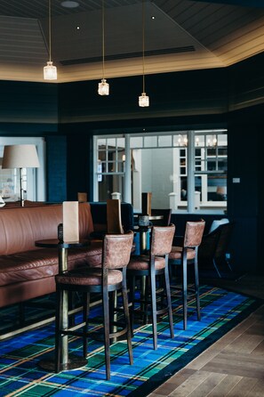 Wine bar, ocean views, open daily