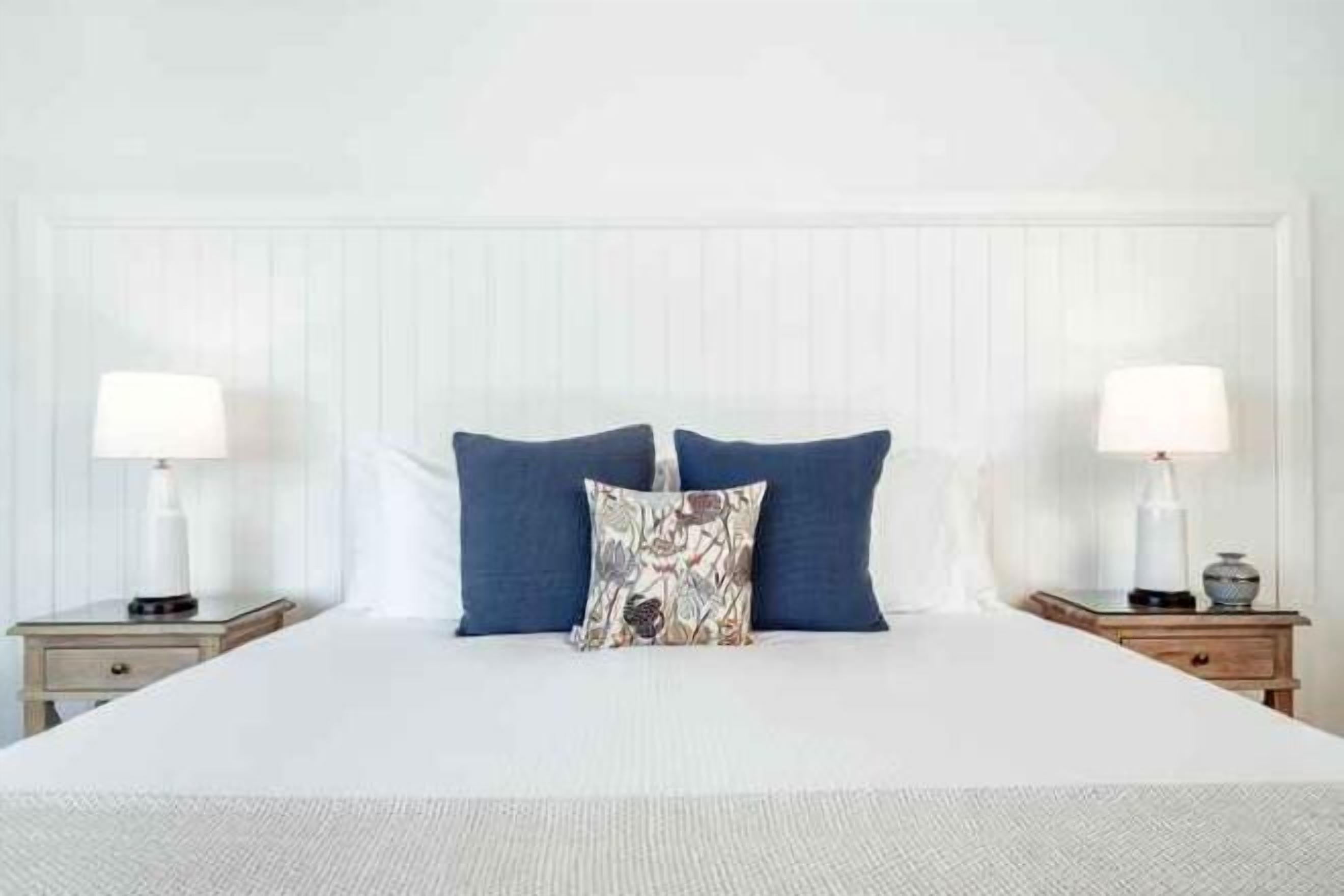 Minibar, in-room safe, desk, laptop workspace