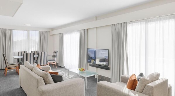 Suite exécutive, 1 très grand lit | Literie de qualité, couette en duvet, lit avec matelas Select Comfort