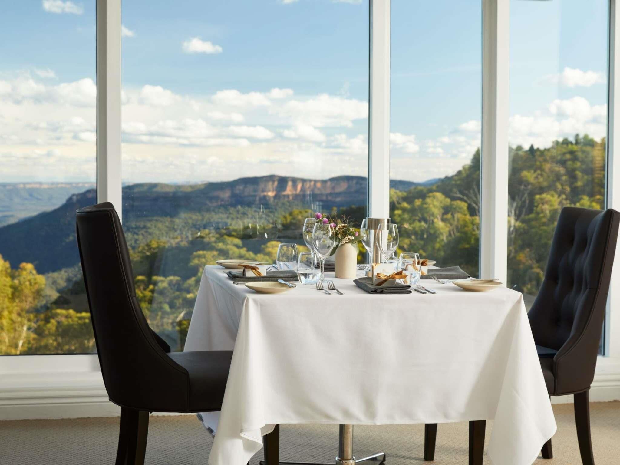 3 restaurants; breakfast, lunch and dinner served 