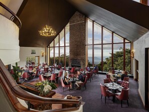 3 restaurants; breakfast, lunch, and dinner served - Fairmont Resort Blue Mountains MGallery Collection (Leura)