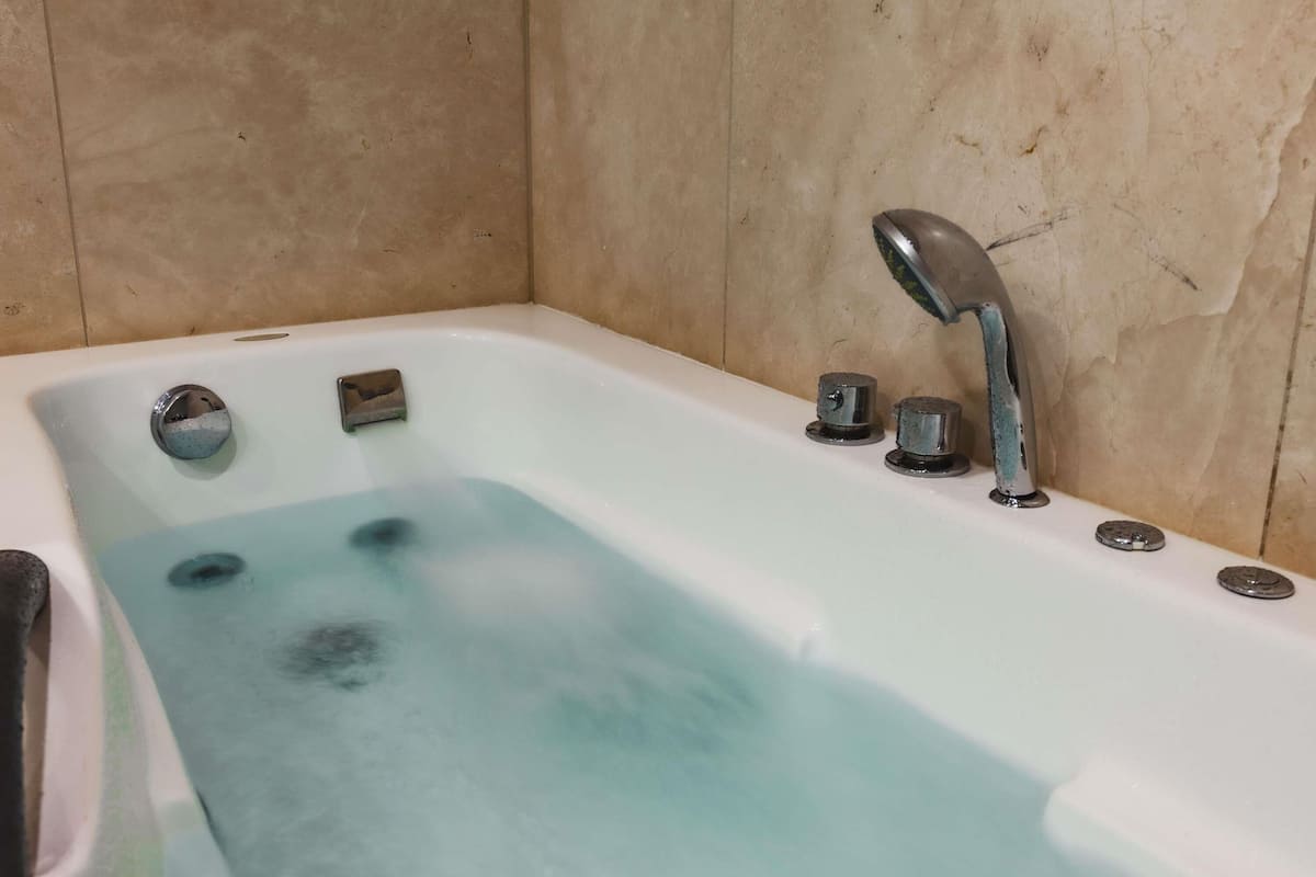 Grand Suite, 1 King Bed | Minibar, in-room safe, desk, blackout drapes