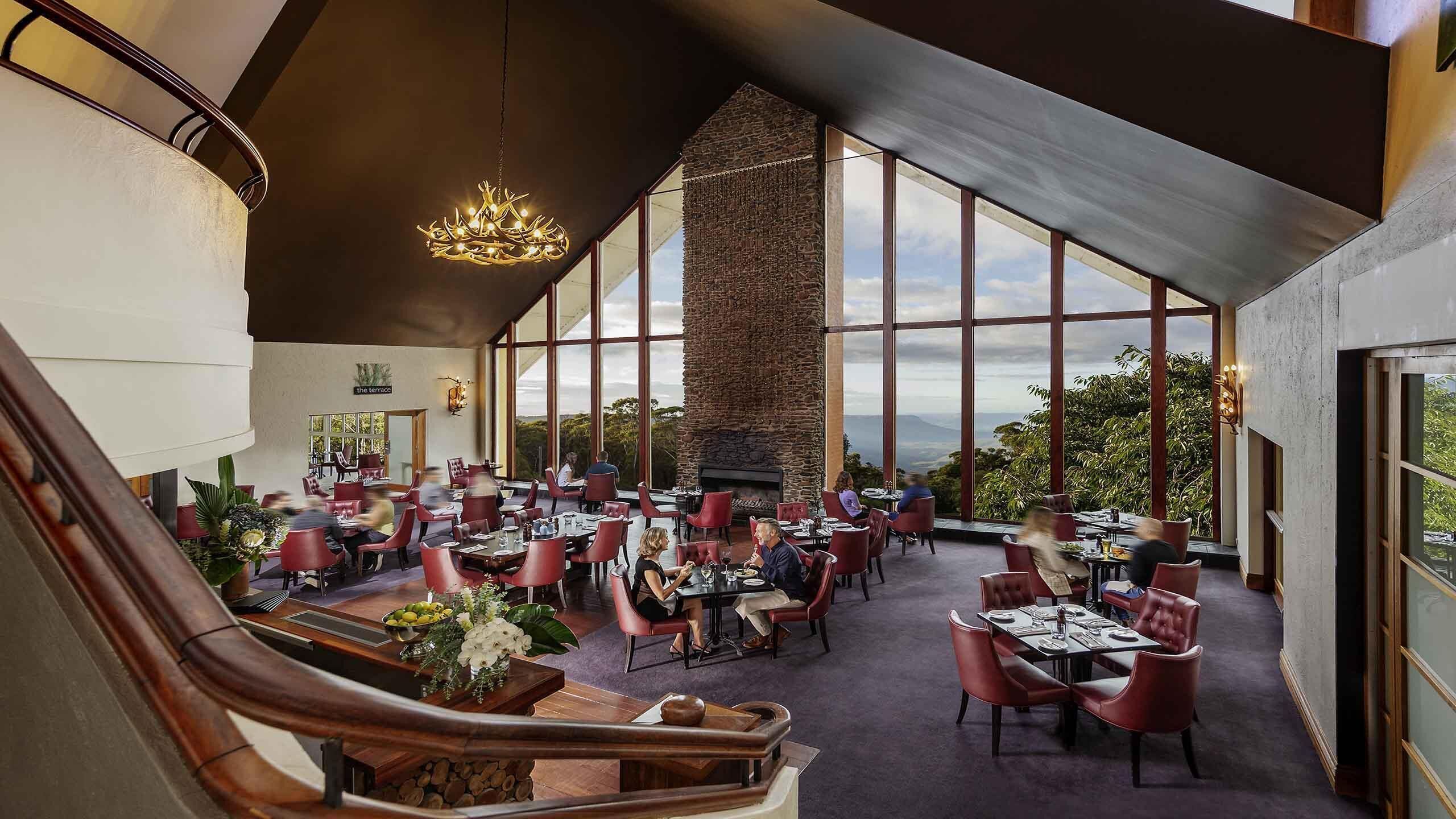 3 restaurants; breakfast, lunch, and dinner served