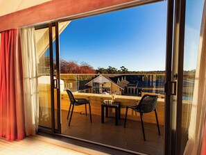 1 bedroom, minibar, in-room safe, desk