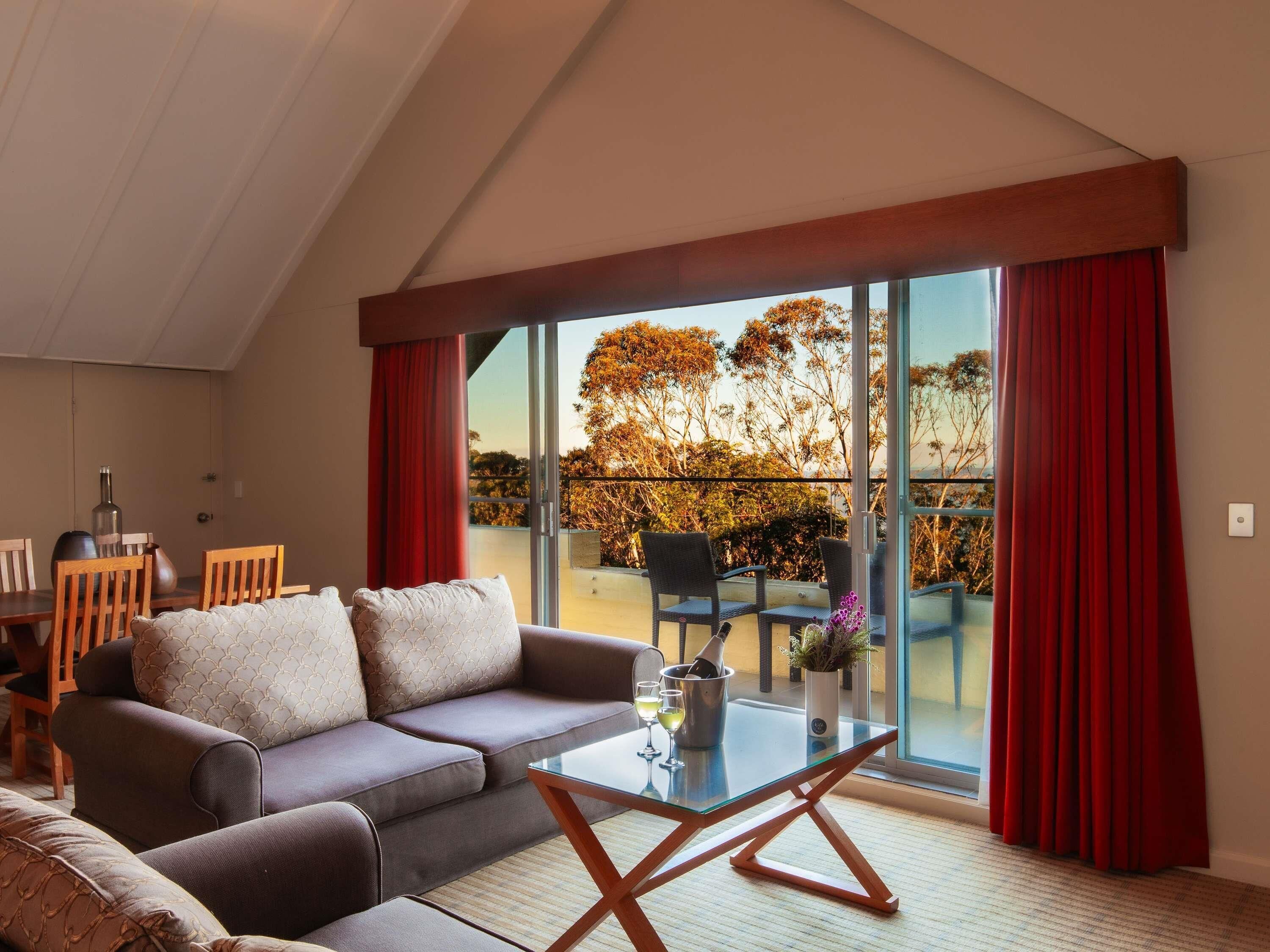 Luxury Suite, 1 King Bed | Minibar, in-room safe, desk, blackout drapes