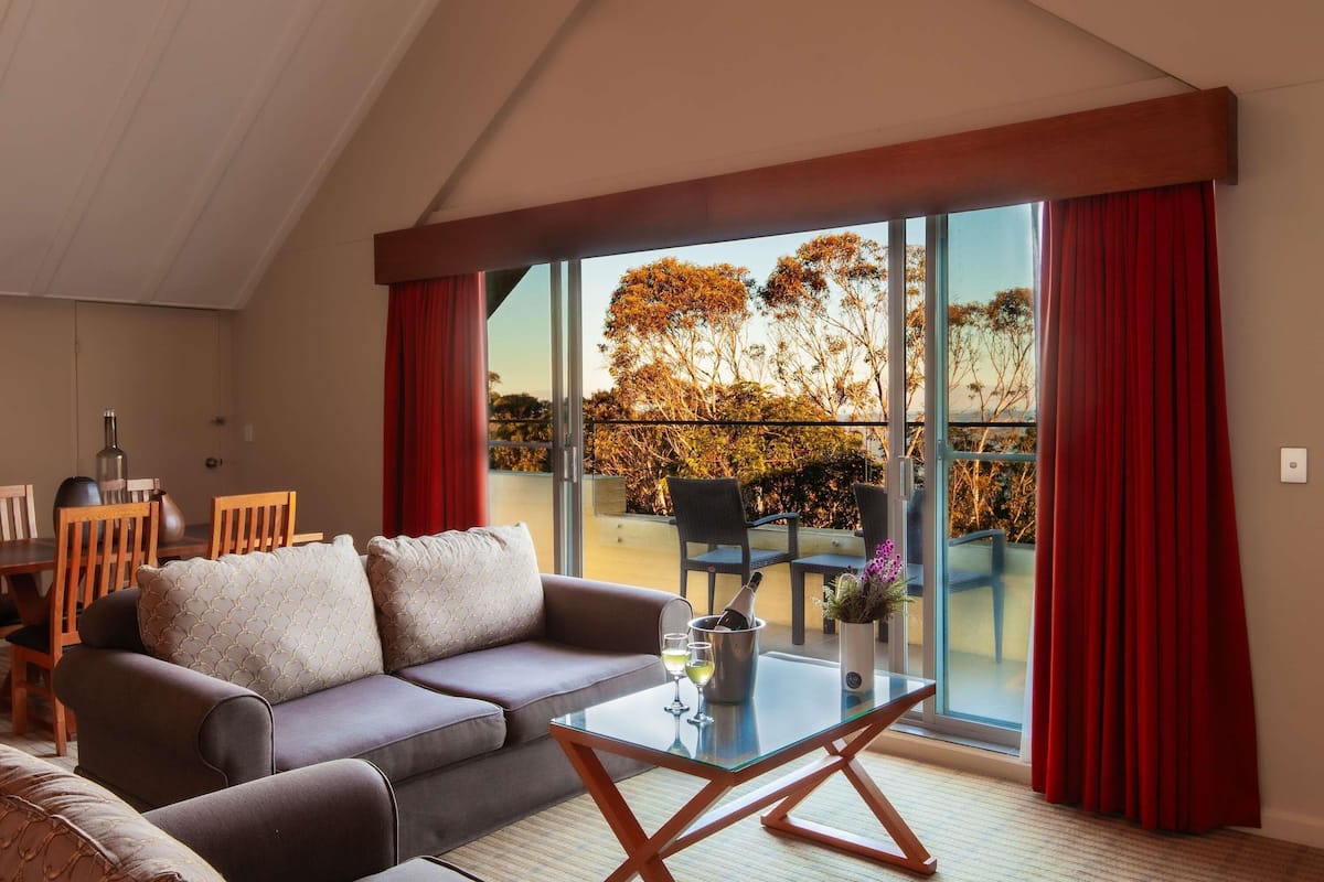 Luksus-suite - 1 kingsize-seng | Minibar, pengeskab på værelset, skrivebord, mørklægningsgardiner