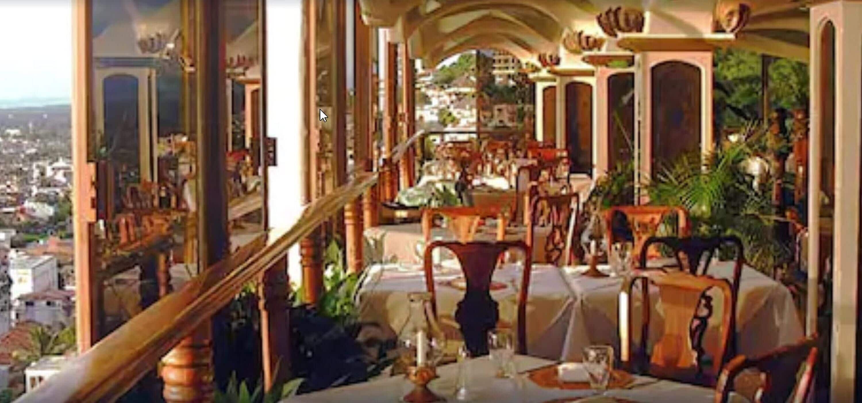 Dinner served, international cuisine, pool views 