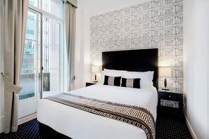 Premium bedding, pillow-top beds, individually decorated - Rothbury Hotel (Brisbane)