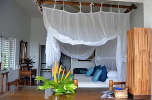 In-room safe, free WiFi, bed sheets
