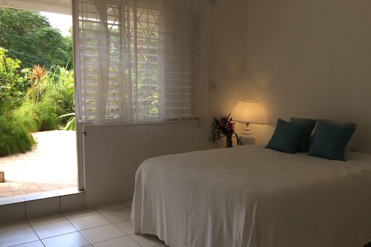 In-room safe, free WiFi, bed sheets