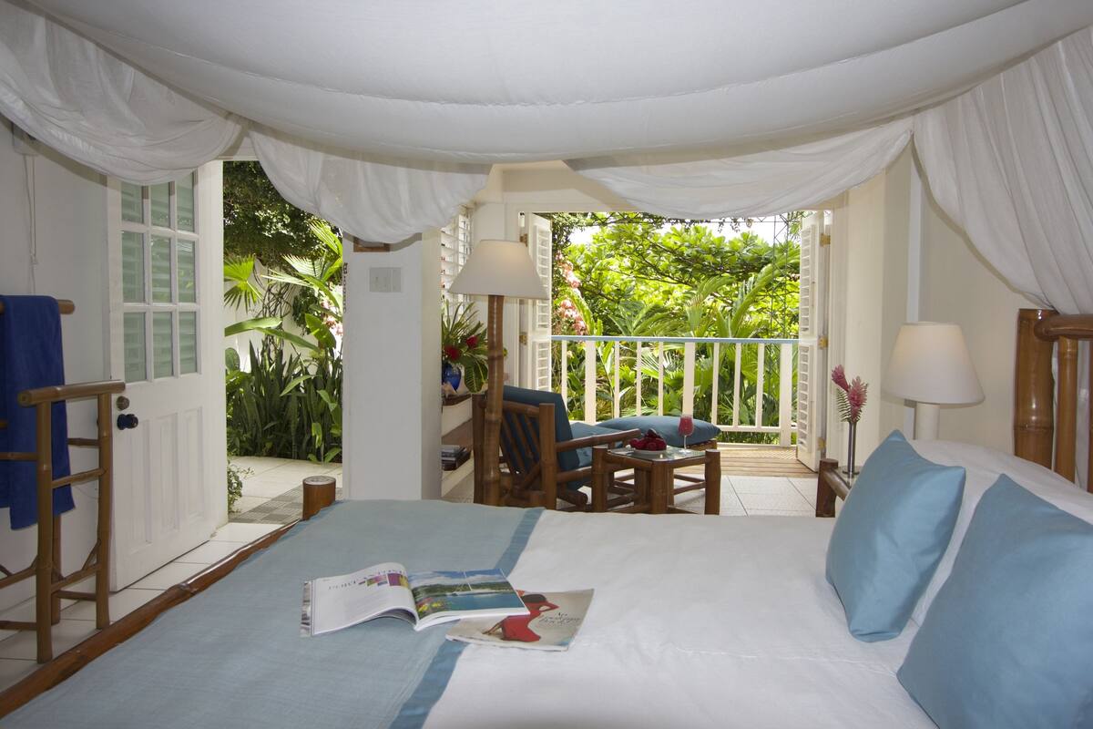 in-room safe, free wifi, bed sheets