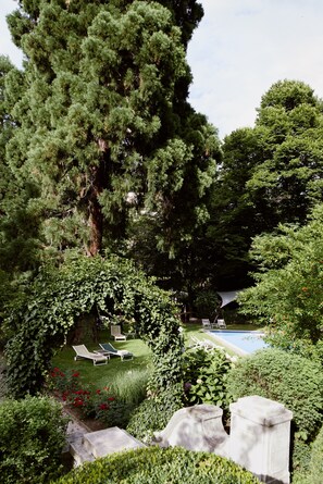 Outdoor pool, sun loungers