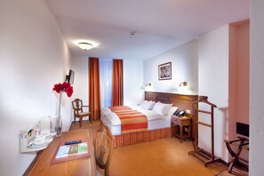 In-room safe, free WiFi, bed sheets