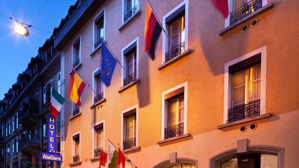Fassade der Unterkunft – Abend/Nacht
