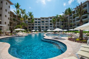 2 piscinas al aire libre
