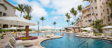 2 piscines extérieures