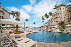 2 piscinas al aire libre
