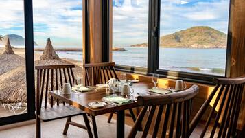 5 restauranter, frokost, lunsj og middag serveres, italienske retter