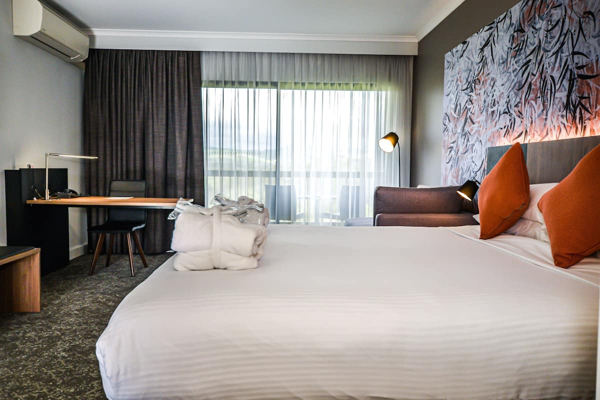 in-room safe, desk, laptop workspace, blackout curtains