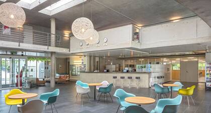 Lausanne Youth Hostel Jeunotel