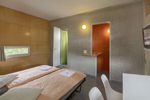 Standard-Einzelzimmer, eigenes Bad | Schreibtisch