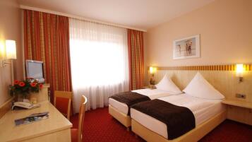 1 bedroom, hypo-allergenic bedding, minibar, in-room safe