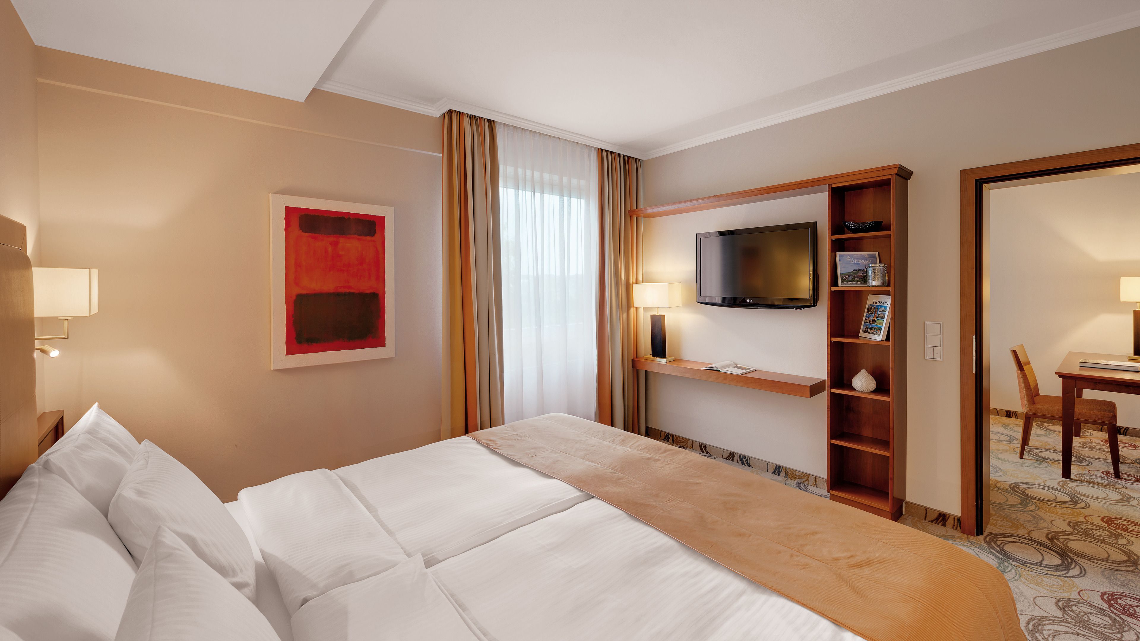 1 bedroom, hypo-allergenic bedding, down duvets, minibar