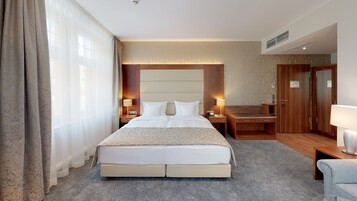 Roupas de cama antialérgicas, edredons de pluma, frigobar