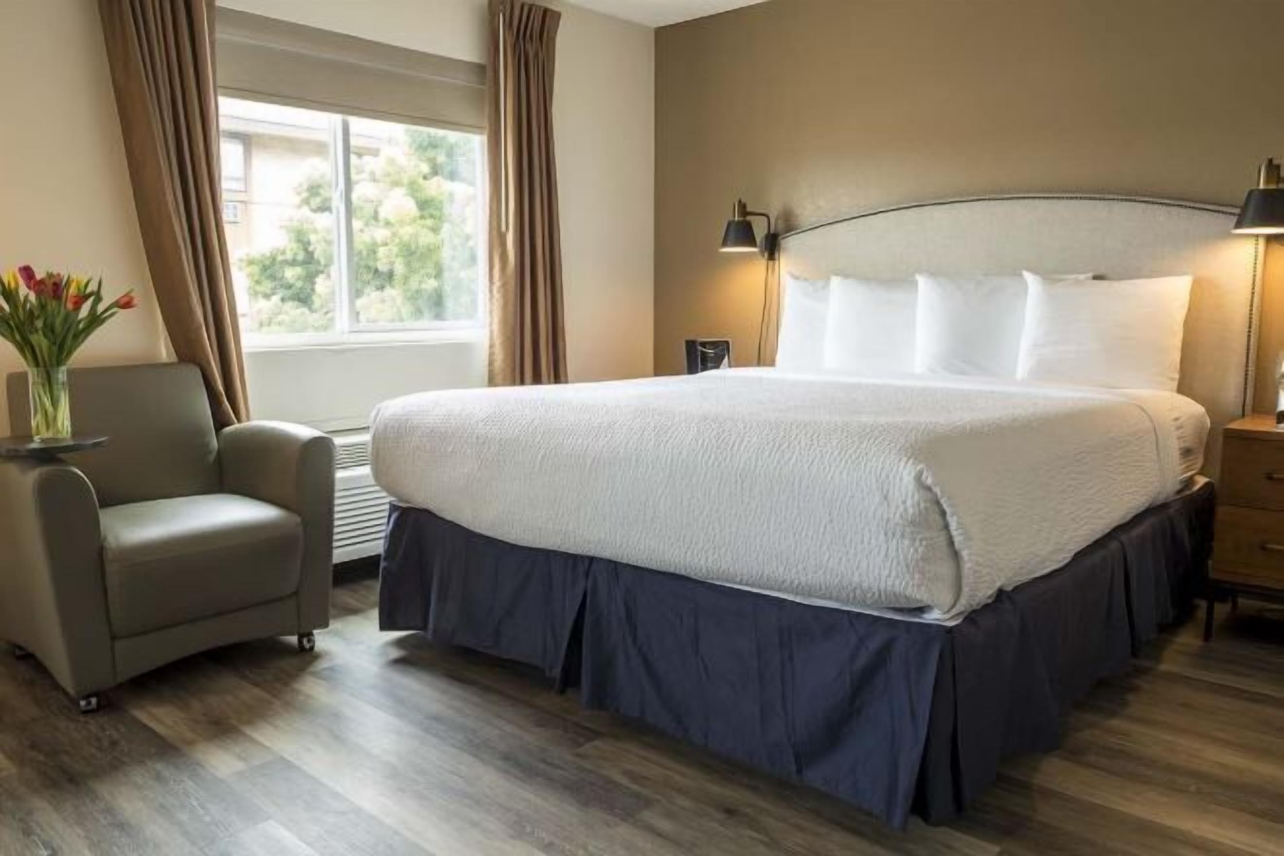 Iron/ironing board, free WiFi, bed sheets, alarm clocks