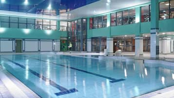 Indoor pool, pool loungers