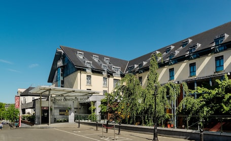 Exterior. Kilkenny Ormonde Hotel