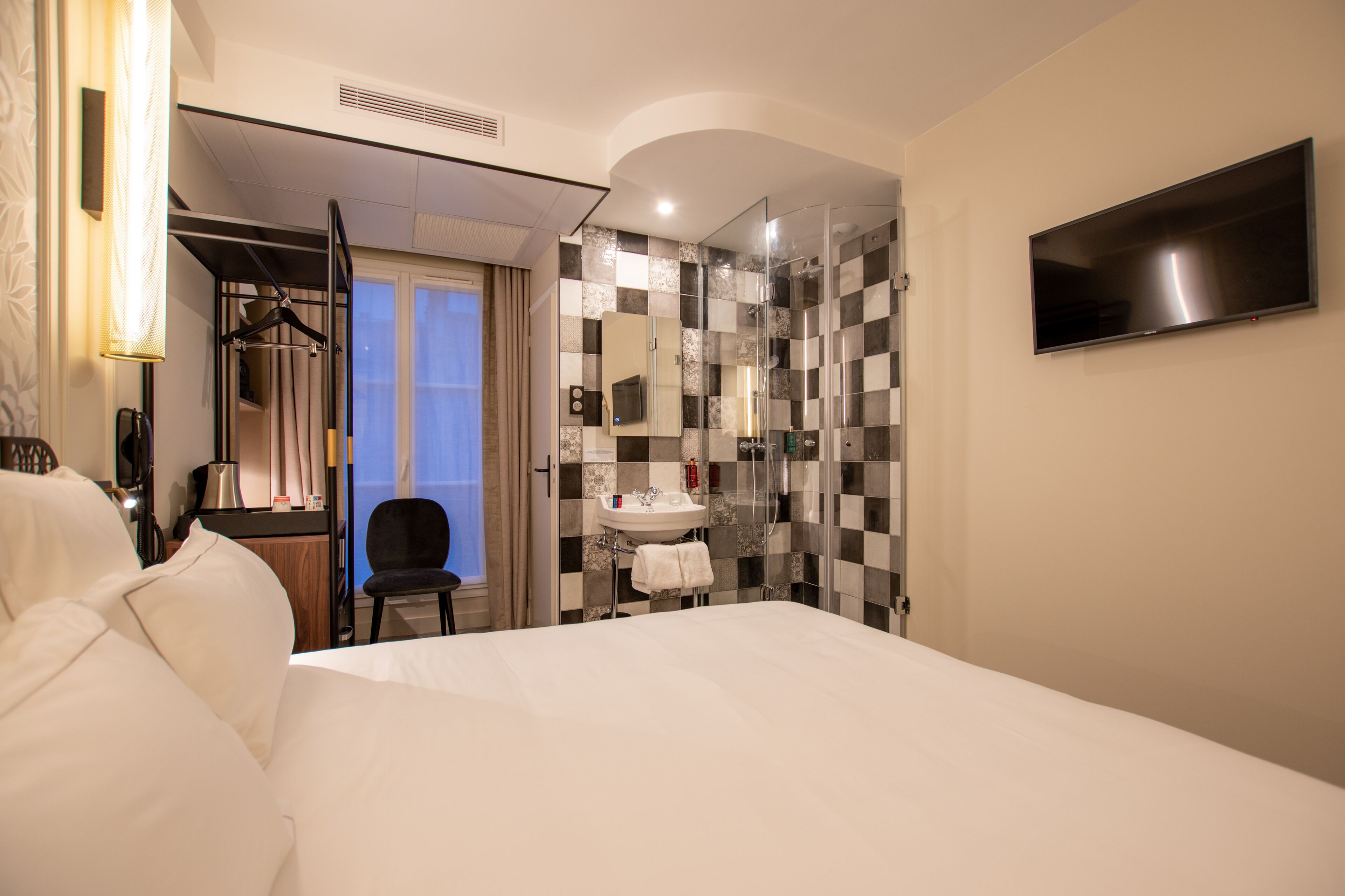 business room | 1 bedroom, minibar, in-room safe, individually furnished