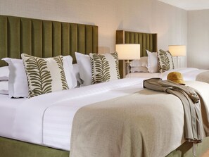 Deluxe Twin | Premium bedding, in-room safe, individually decorated - Killarney Royal Townhouse (Killarney)