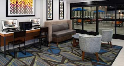 Holiday Inn Express Santa Rosa North by IHG