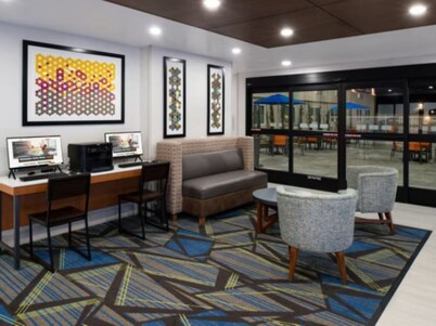 Holiday Inn Express Santa Rosa North by IHG