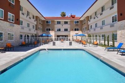 Holiday Inn Express Santa Rosa North by IHG