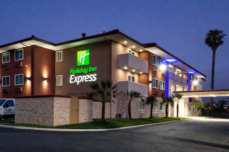 Fachada de la propiedad. Holiday Inn Express Santa Rosa North by IHG