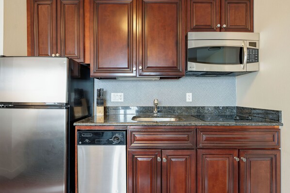 Refrigerador, microondas