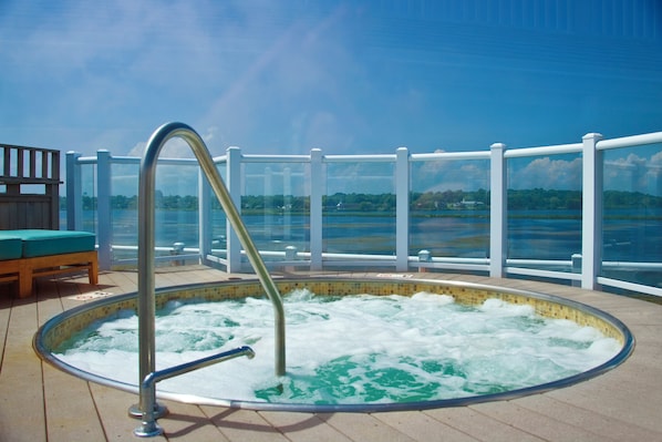 Bain à remous extérieur