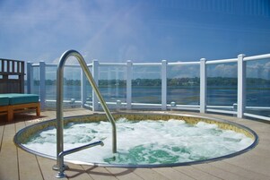 Bañera de hidromasaje exterior